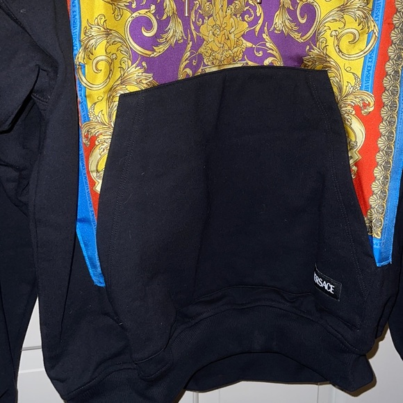 (BFS)Versace Baroque style Sweatshirt(SALE) - Picture 4 of 12